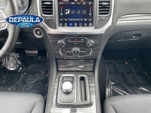 Used 2019 Chrysler 300 Touring w/ Driver Convenience Group AWD/4WD image 14