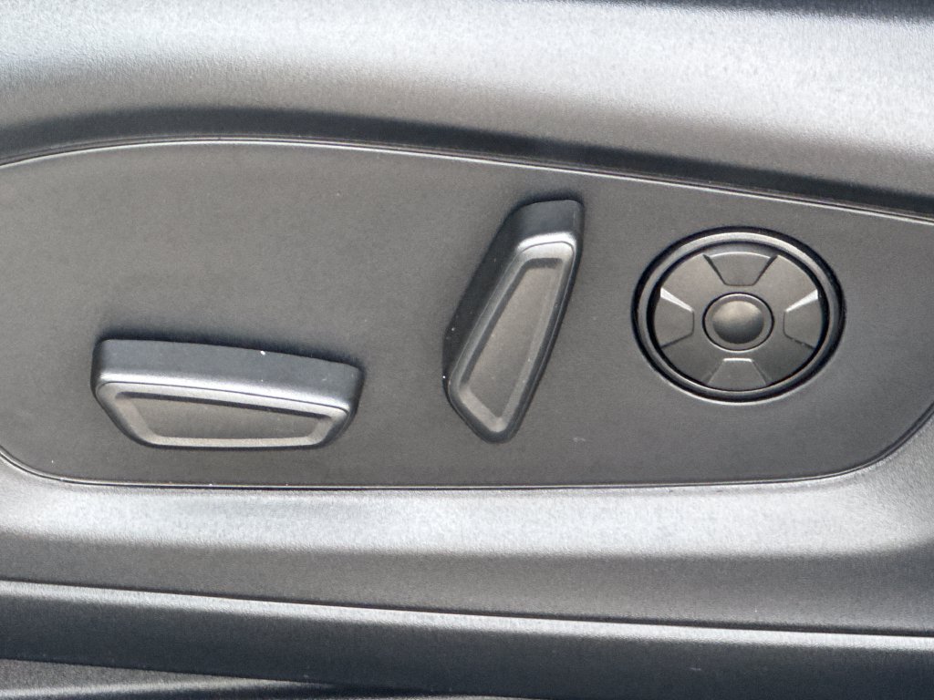 Certified 2026 Ford Explorer Platinum RWD image 25