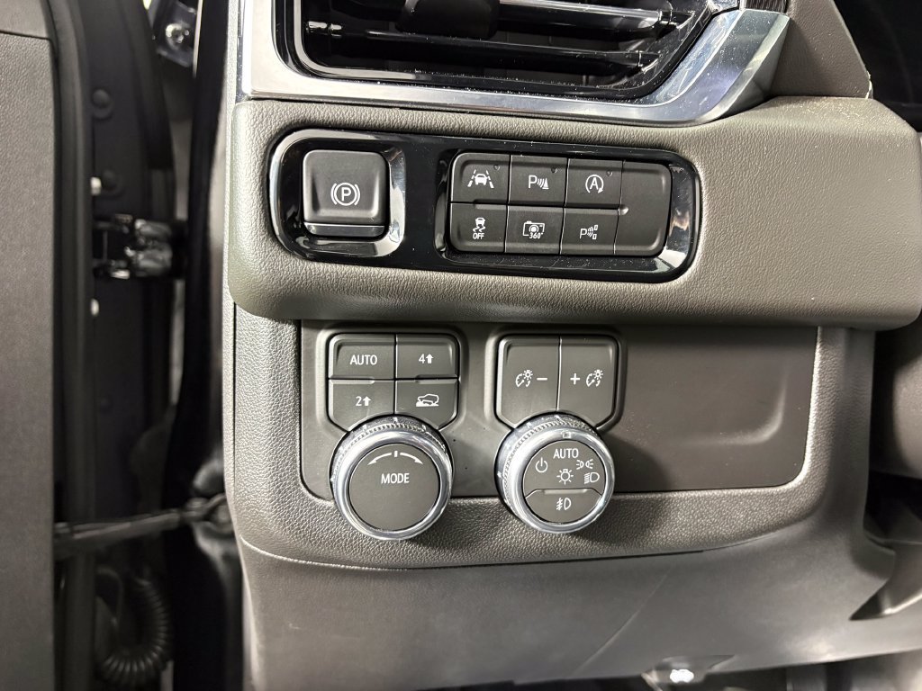 Used 2026 GMC Yukon XL Elevation w/ LPO, Elevation Black Package AWD/4WD image 13