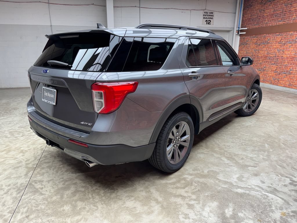 Certified 2023 Ford Explorer XLT w/ Equipment Group 202A AWD/4WD image 6