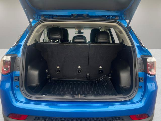 Used 2021 Jeep Compass Latitude AWD/4WD image 32
