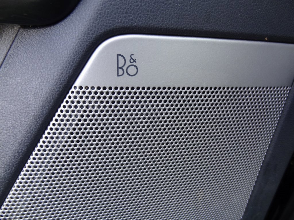 Certified 2022 Ford F150 XLT w/ Equipment Group 302A High image 11