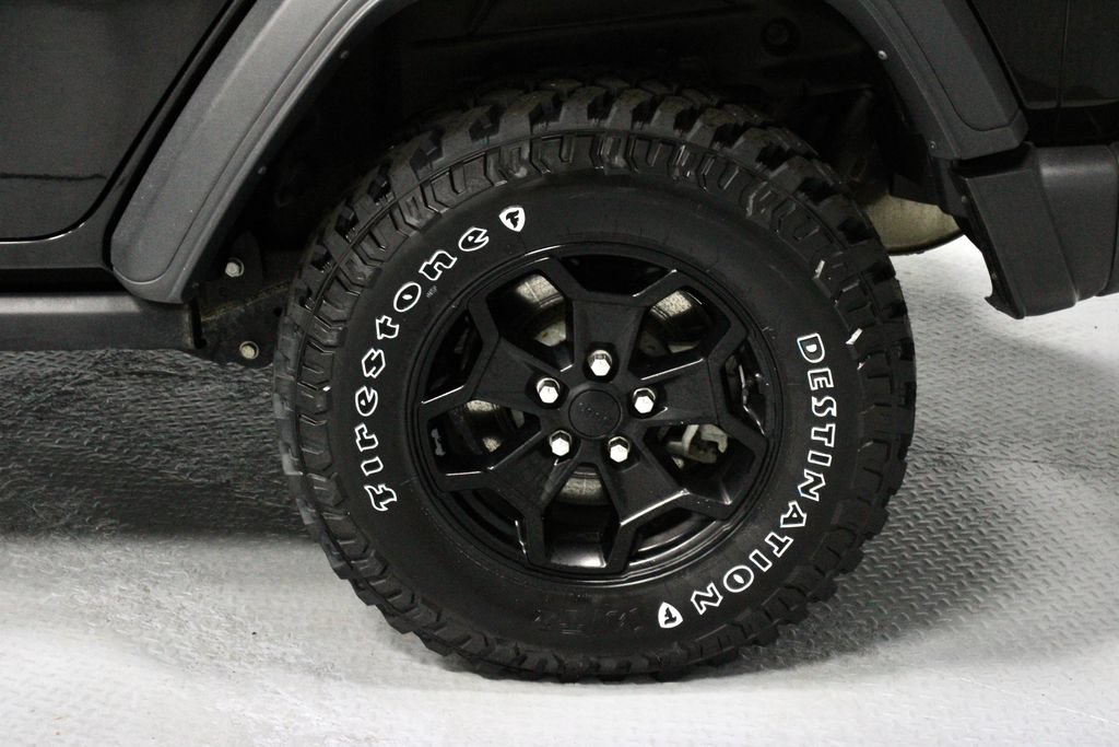 Used 2023 Jeep Wrangler Unlimited w/ Cold Weather Group AWD/4WD image 18