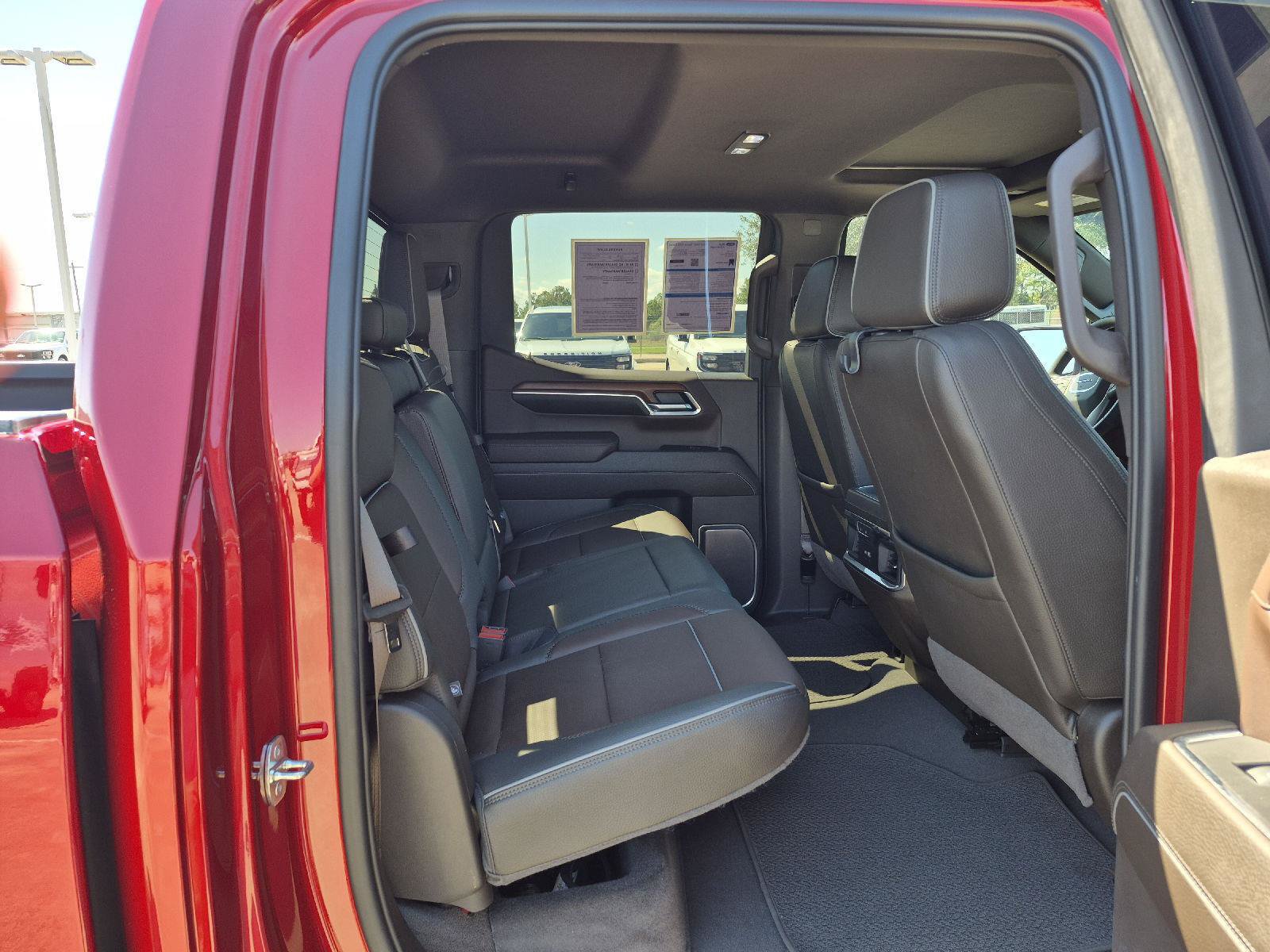 Used 2023 GMC Sierra 1500 Denali w/ Technology Package AWD/4WD image 9