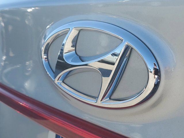 Used 2022 Hyundai Santa Fe SE image 9