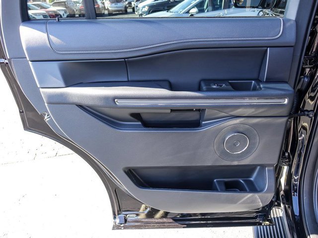 Certified 2024 Ford Expedition XLT image 27