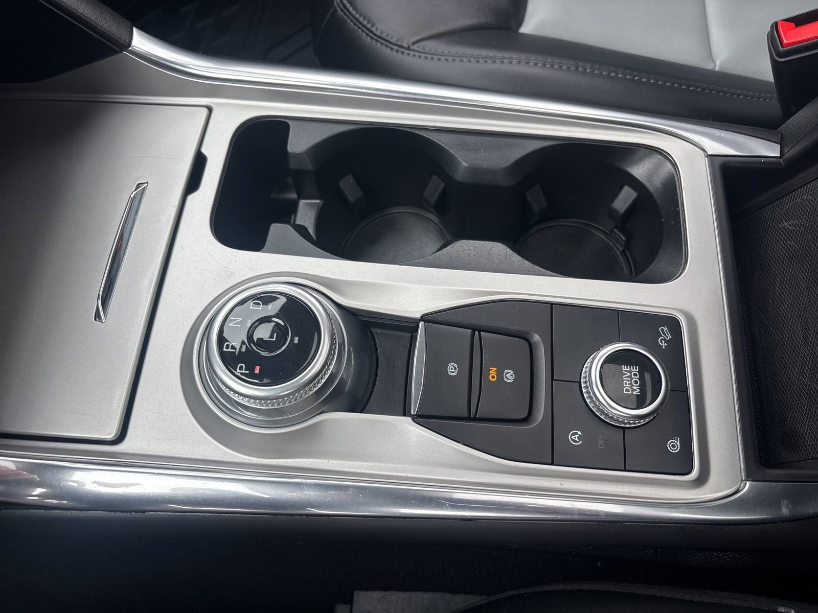 Certified 2023 Ford Explorer XLT w/ Equipment Group 202A image 29