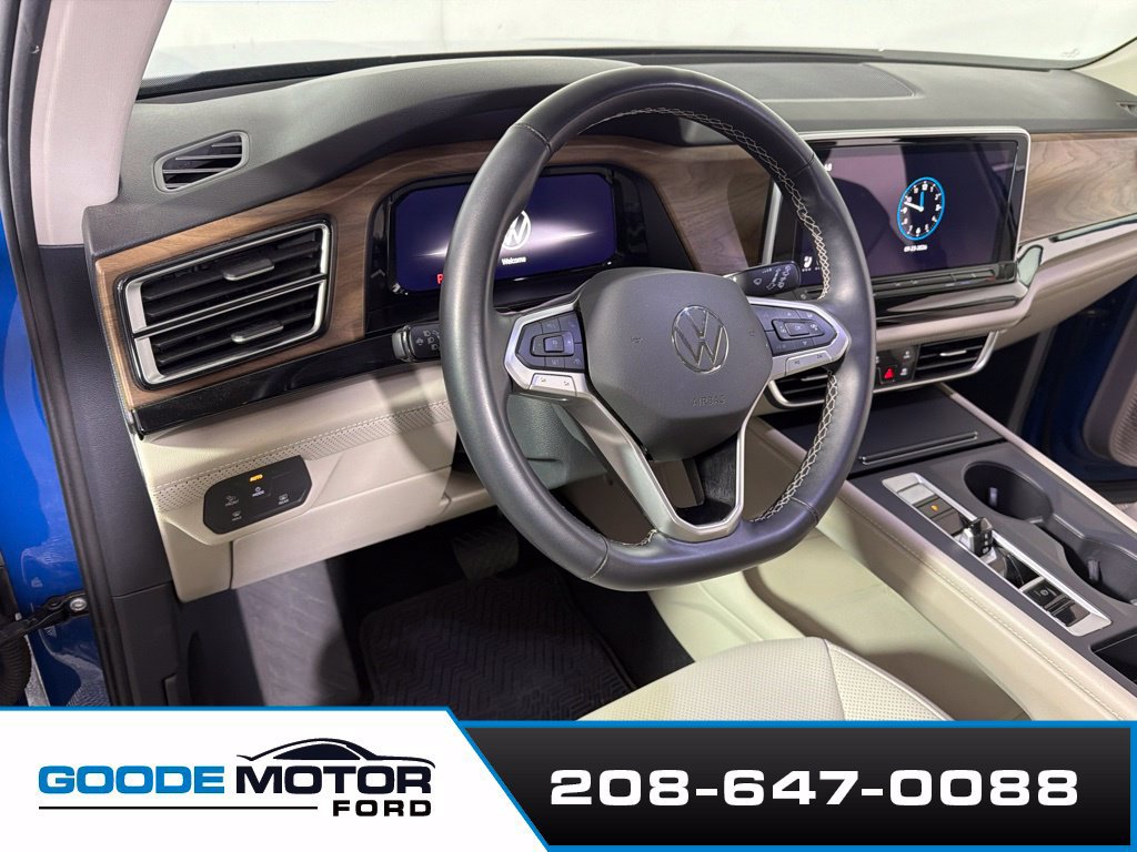 Used 2025 Volkswagen Atlas SE AWD/4WD image 8
