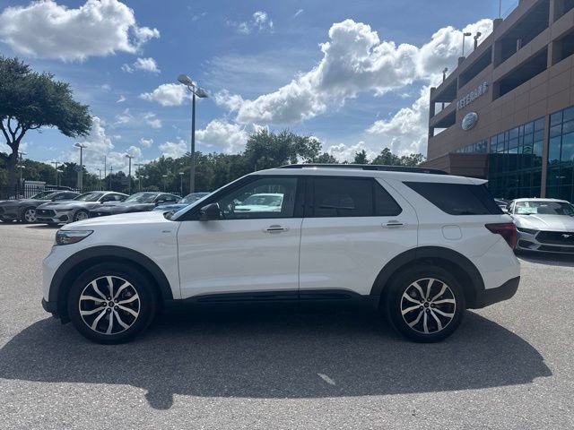 Certified 2022 Ford Explorer ST-Line w/ Class IV Trailer Tow Package RWD image 2