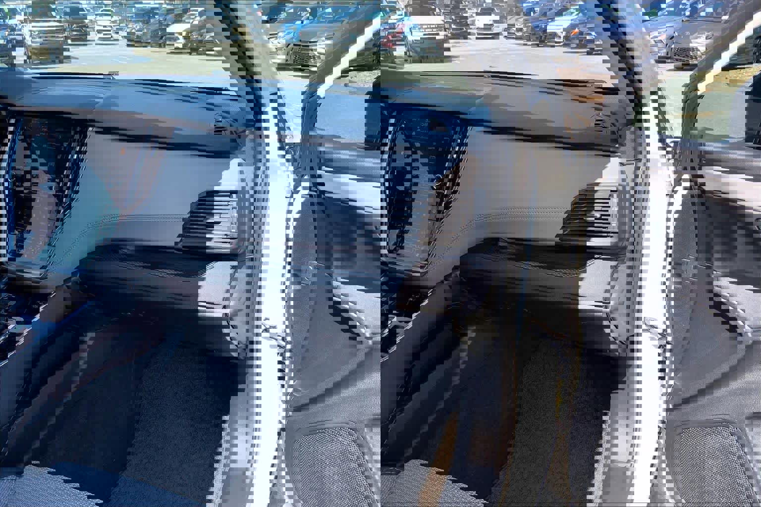 Used 2024 Subaru Outback Premium AWD/4WD image 18