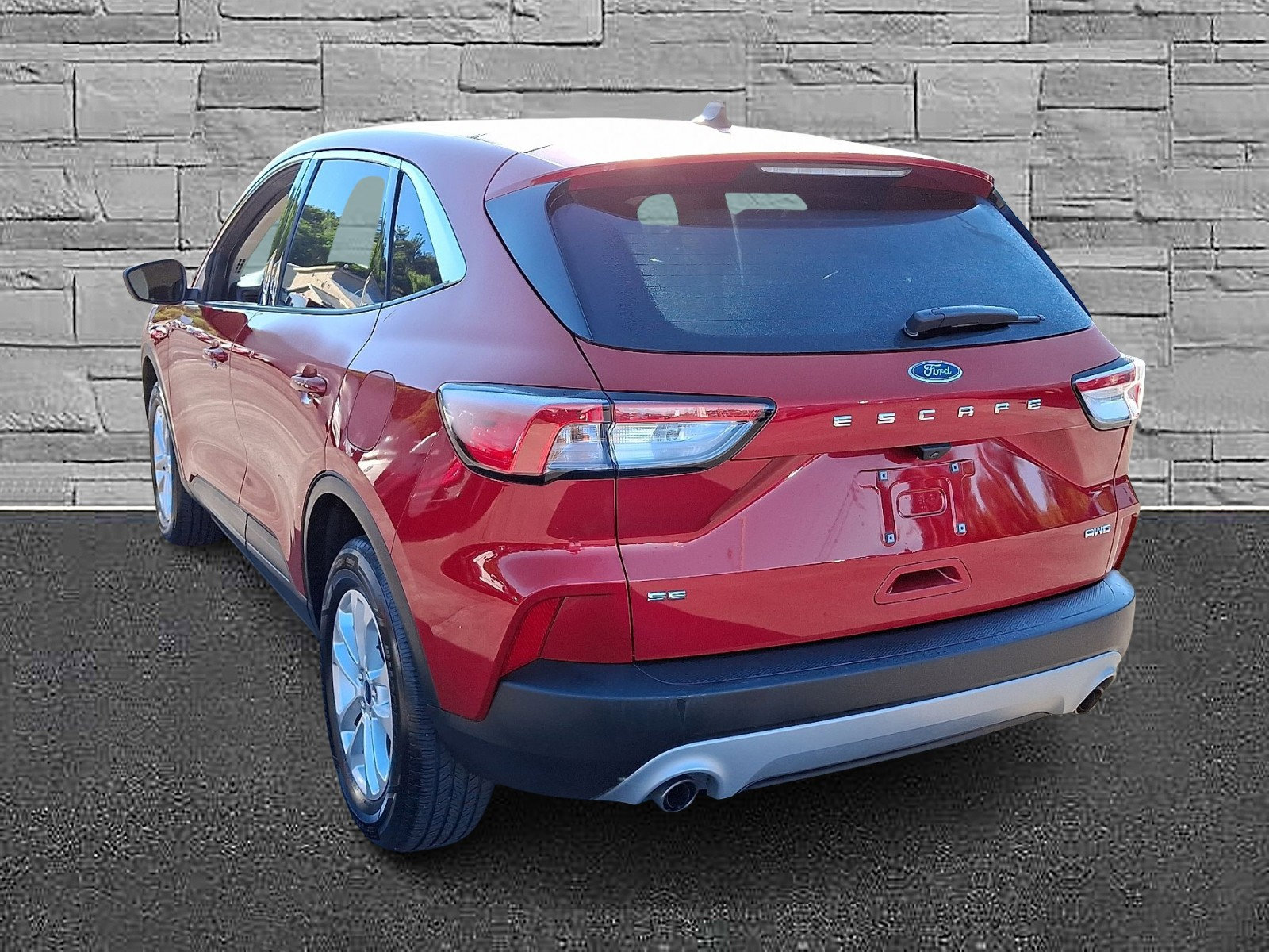 Certified 2020 Ford Escape SE image 8