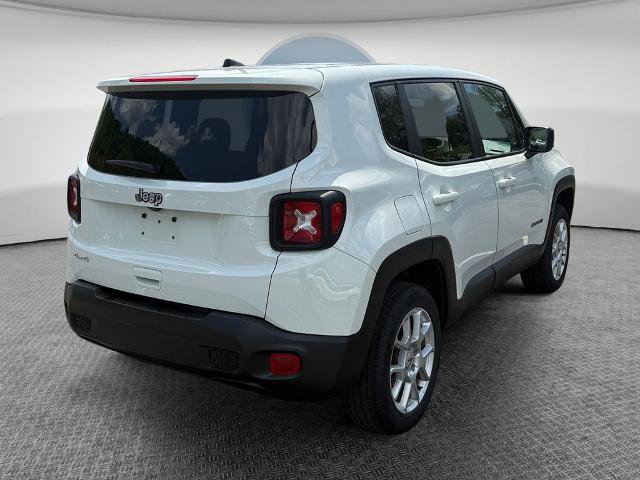 Used 2023 Jeep Renegade Latitude AWD/4WD image 3