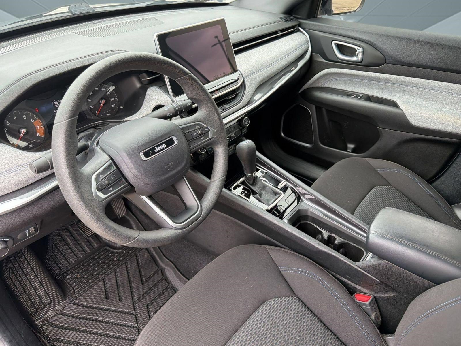 Used 2024 Jeep Compass Sport AWD/4WD image 4