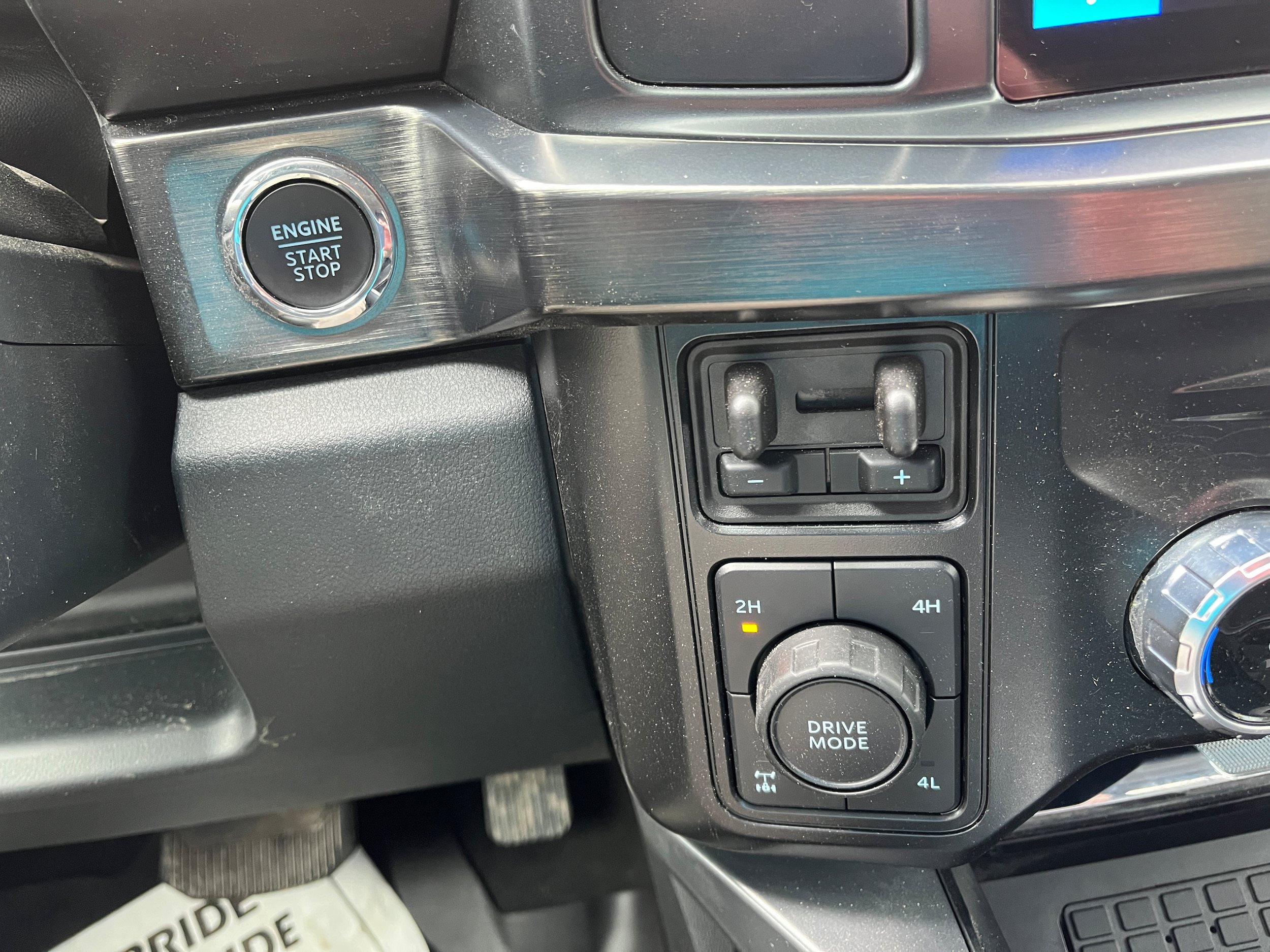 Certified 2025 Ford F250 Lariat w/ Chrome Package AWD/4WD image 15