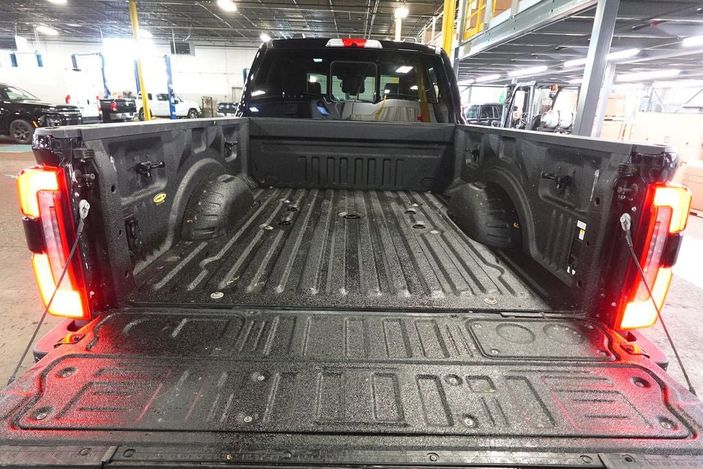 Certified 2023 Ford F350 Platinum w/ Tremor Off-Road Package AWD/4WD image 29