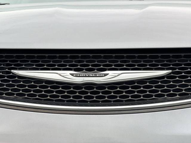 Used 2021 Chrysler Voyager LX FWD image 12