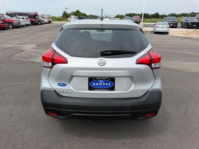 Used 2018 Nissan Kicks S FWD image 6