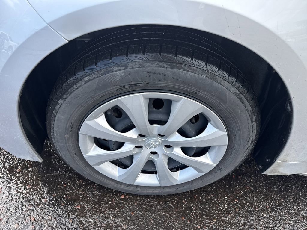 Used 2022 Toyota Corolla LE FWD image 10