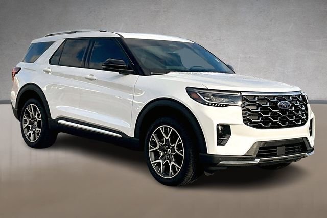 Certified 2025 Ford Explorer Platinum w/ Ultimate Package AWD/4WD image 9