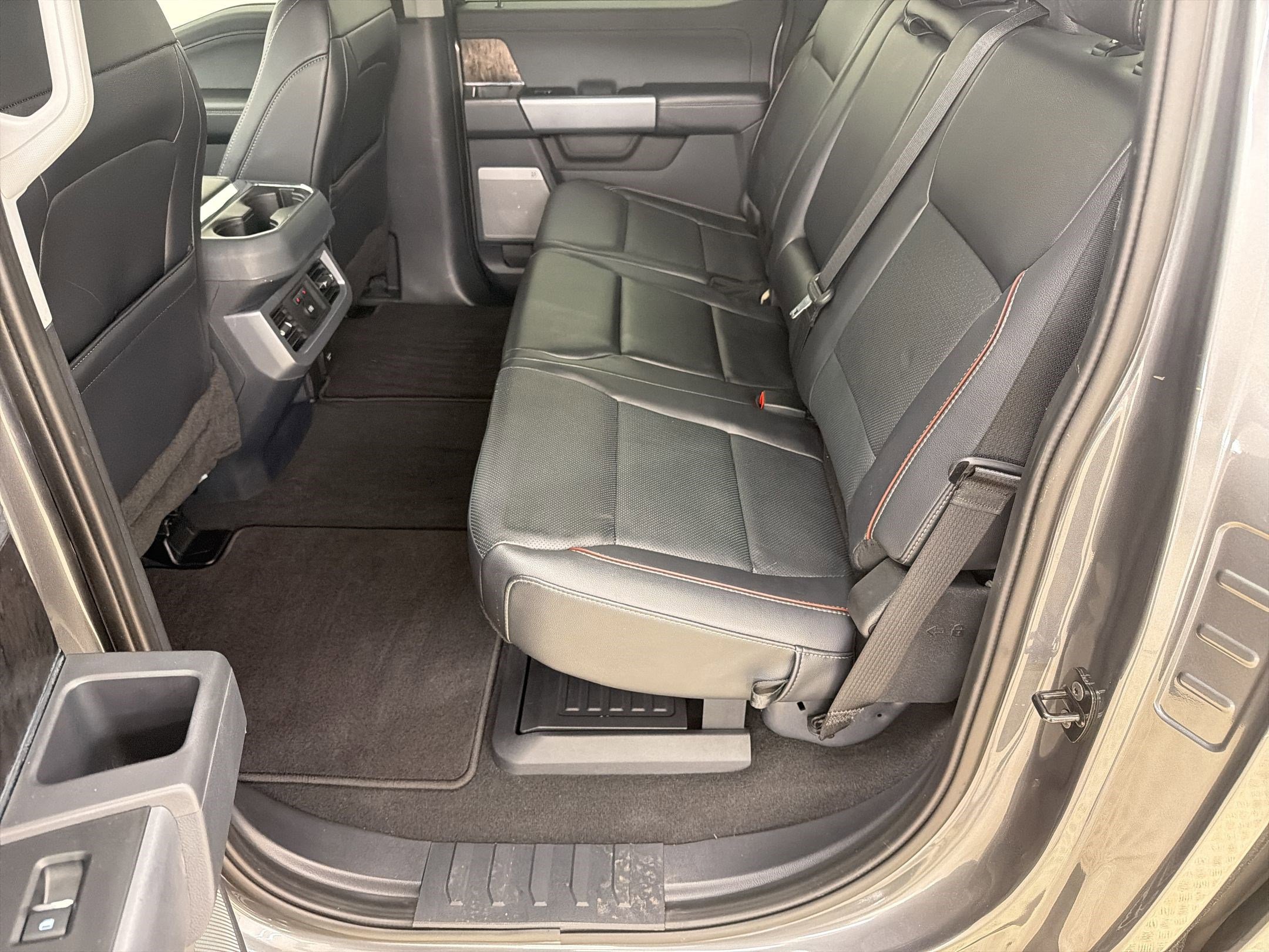 Certified 2024 Ford F250 Lariat w/ Lariat Ultimate Package image 15