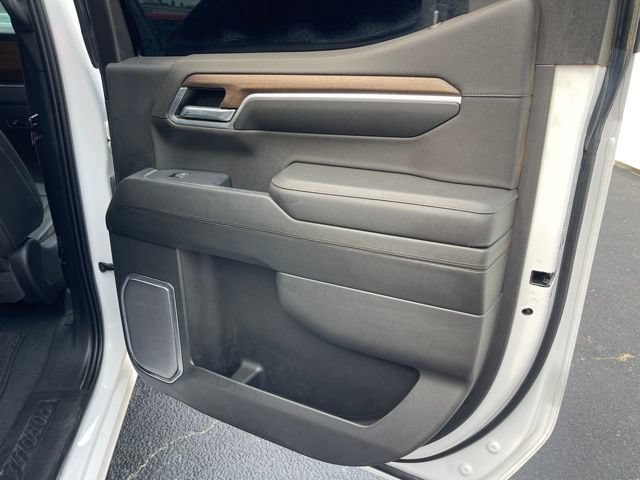 Used 2022 Chevrolet Silverado 1500 High Country w/ Technology Package AWD/4WD image 22