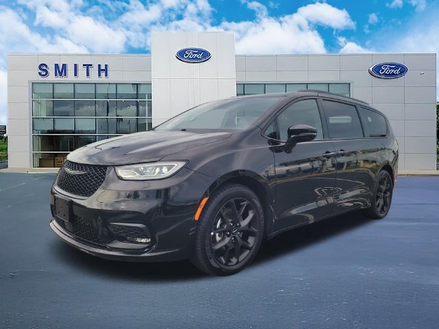 Used 2025 Chrysler Pacifica Limited FWD image 1