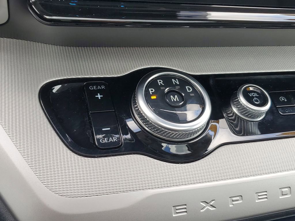 Certified 2025 Ford Expedition Active image 31