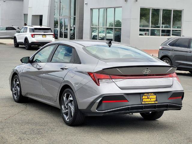 Used 2025 Hyundai Elantra Sport FWD image 6