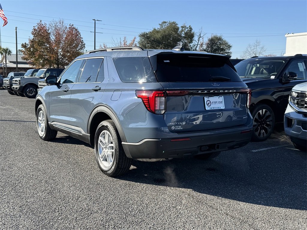 Certified 2025 Ford Explorer Active image 7