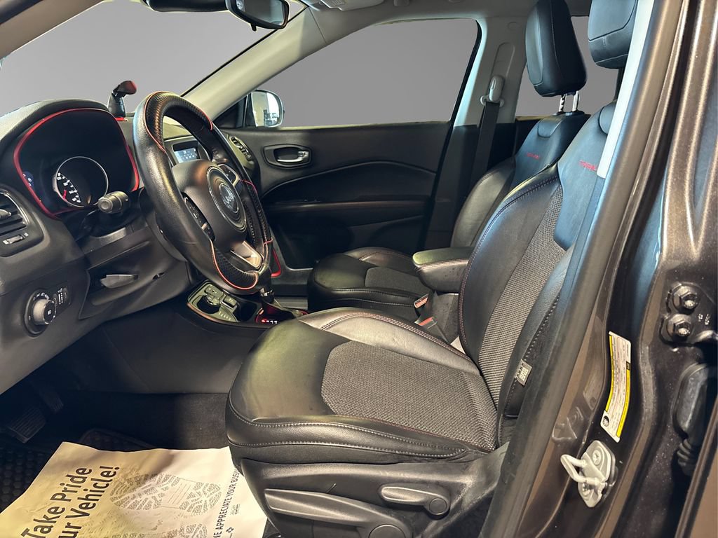 Used 2018 Jeep Compass Trailhawk AWD/4WD image 9