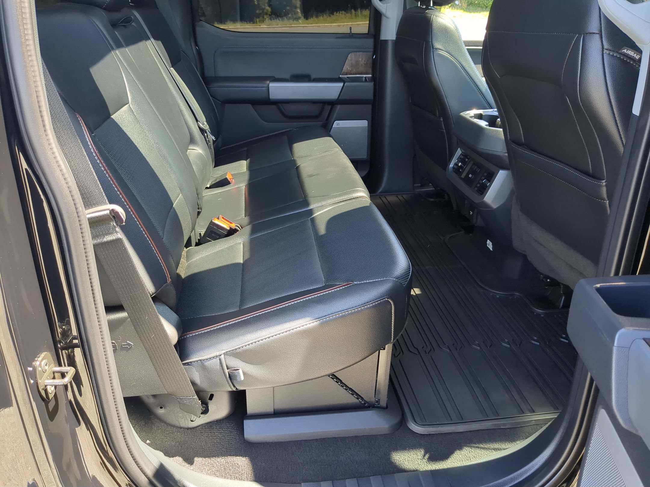 Certified 2023 Ford F250 Lariat w/ Lariat Ultimate Package AWD/4WD image 35