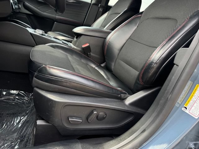 Certified 2024 Ford Escape ST-Line w/ Tech Pack #1 AWD/4WD image 6
