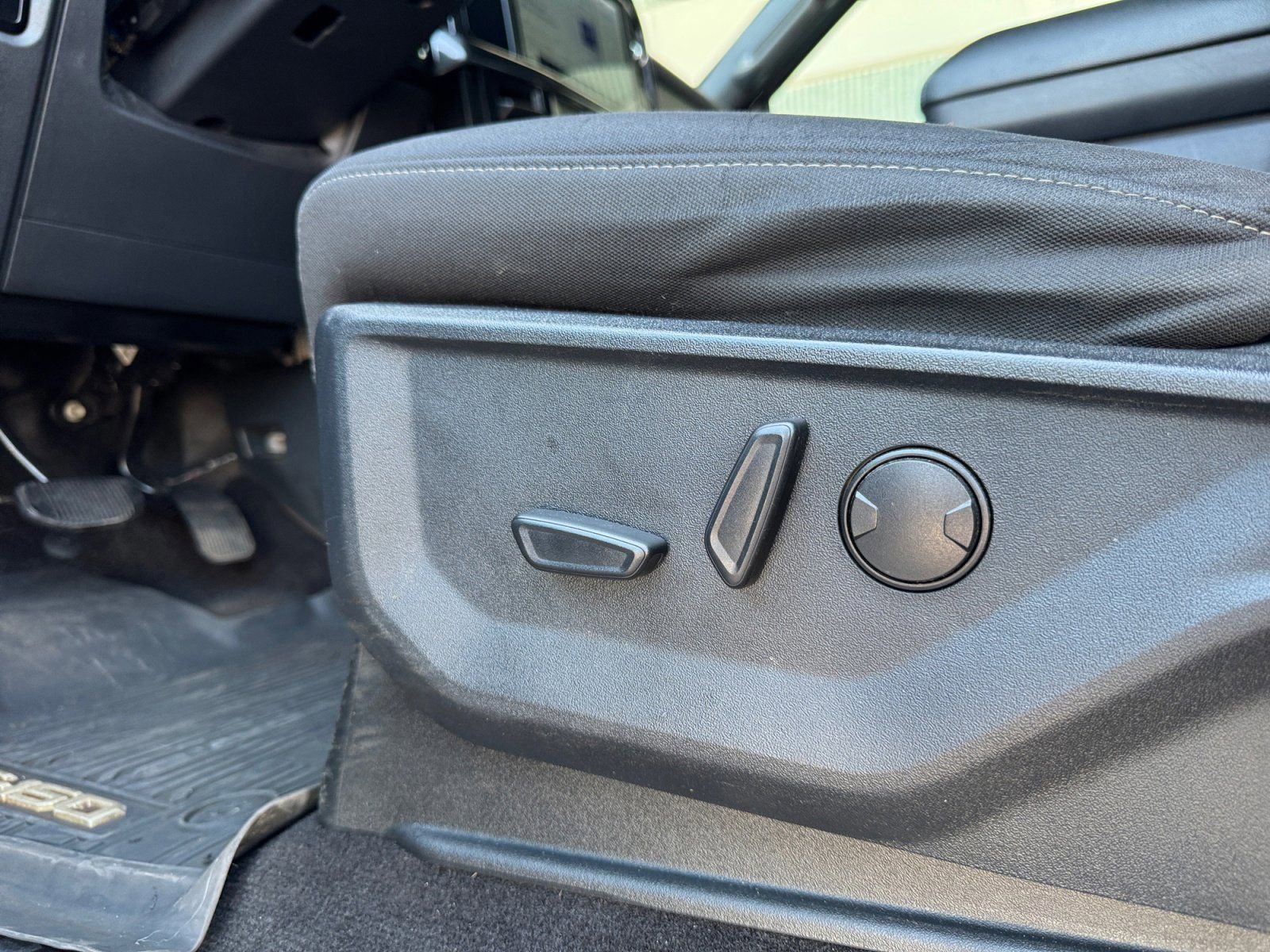 Certified 2023 Ford F150 XLT w/ Equipment Group 302A High image 21