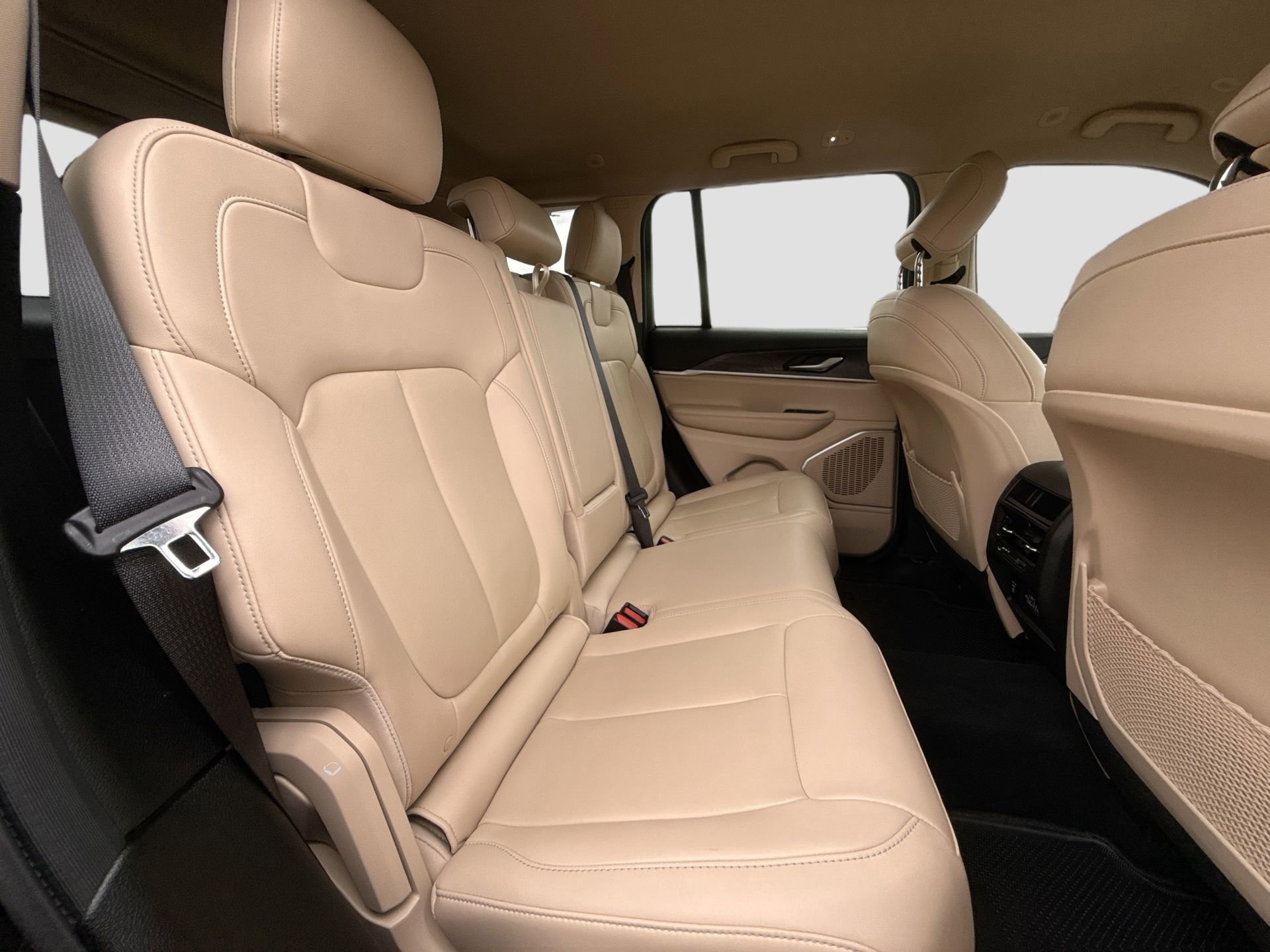 Used 2022 Jeep Grand Cherokee Limited image 26