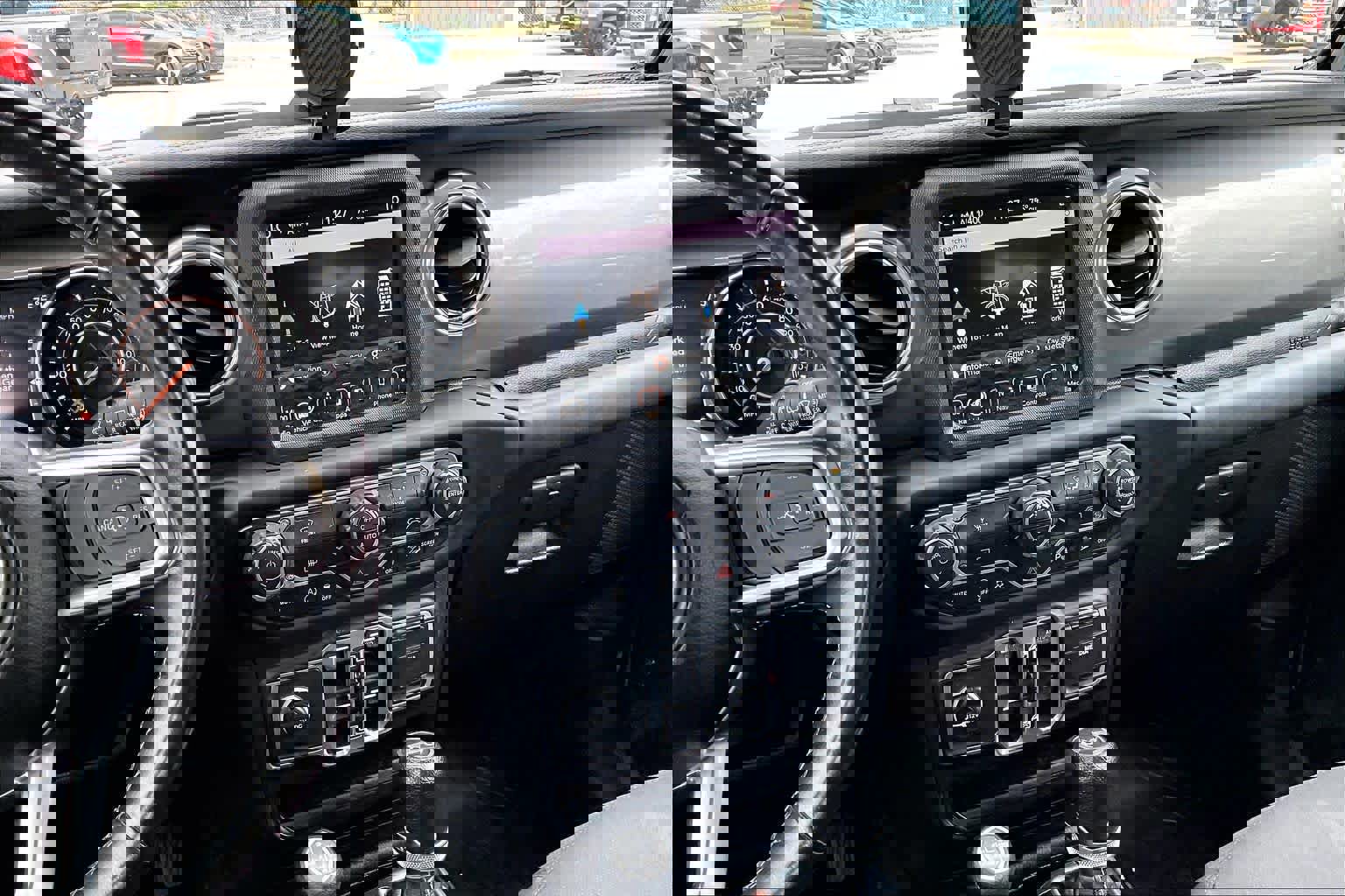 Used 2018 Jeep Wrangler Unlimited Sahara w/ Dual Top Group image 9