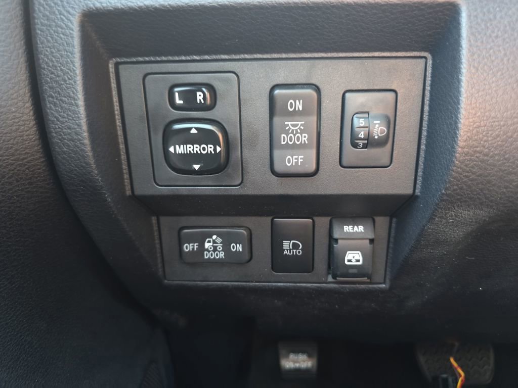 Used 2018 Toyota Tundra Limited w/ Limited Premium Package AWD/4WD image 42