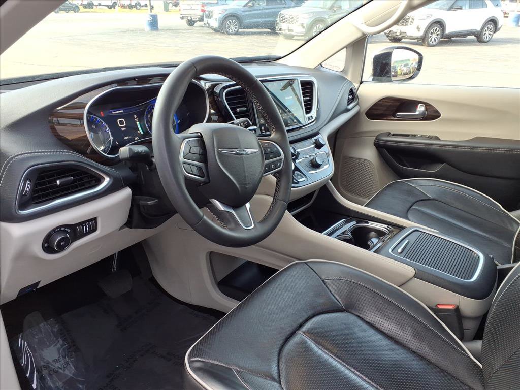 Used 2023 Chrysler Pacifica Limited FWD image 13