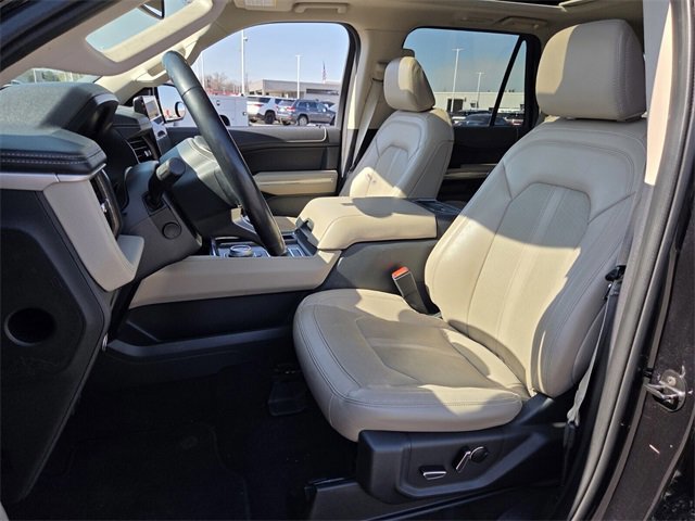 Certified 2023 Ford Expedition Limited image 9