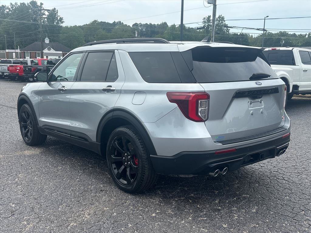 Certified 2023 Ford Explorer ST w/ Technology Package AWD/4WD image 5