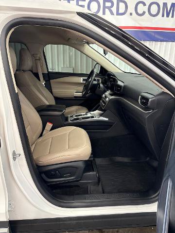 Certified 2021 Ford Explorer XLT w/ Equipment Group 202A AWD/4WD image 20