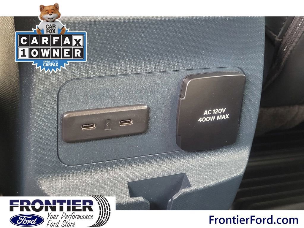 Certified 2025 Ford Maverick Lariat w/ Black Appearance Package image 9