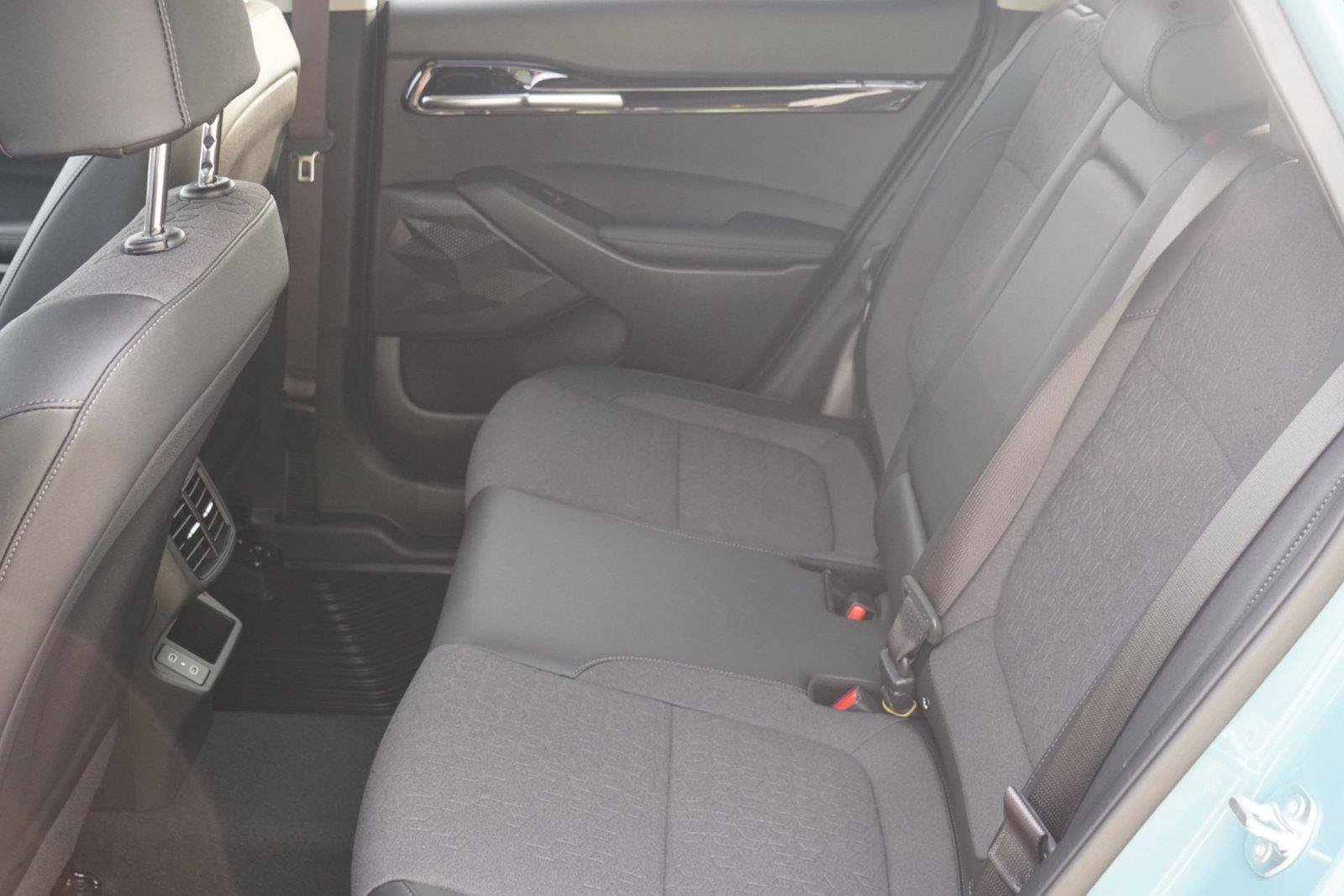 Used 2025 Kia Seltos S AWD/4WD image 23