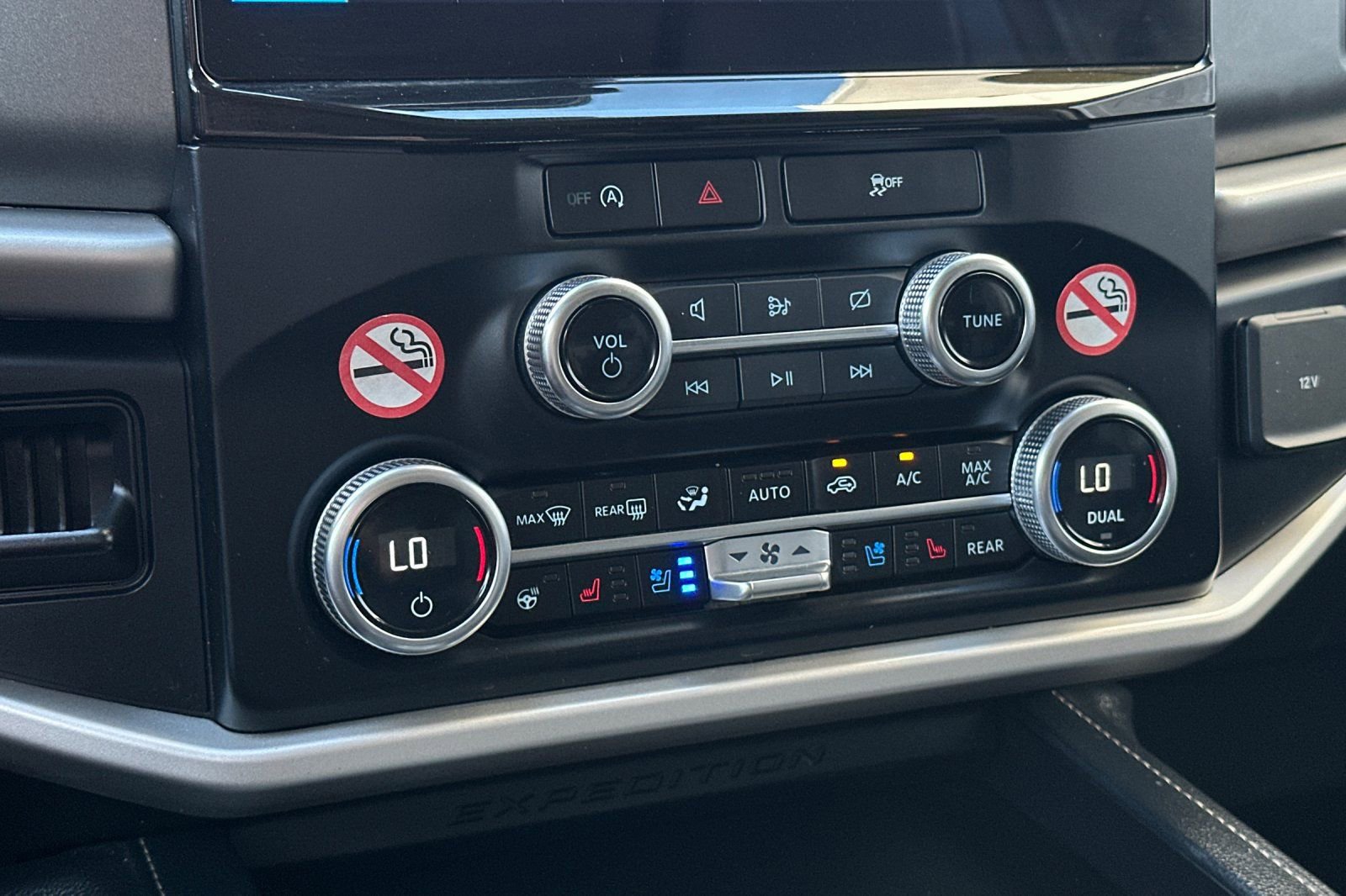 Certified 2024 Ford Expedition XLT image 21