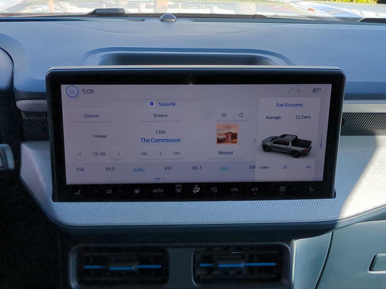 Certified 2025 Ford Maverick XLT w/ XLT Luxury Package image 17