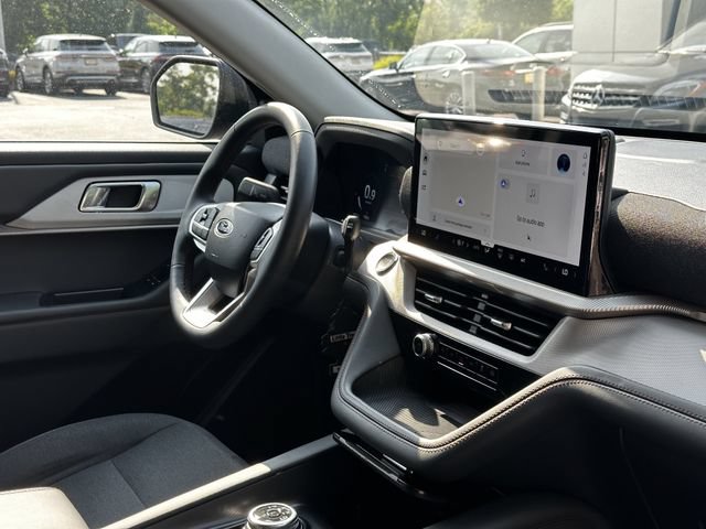 Certified 2025 Ford Explorer Active AWD/4WD image 33