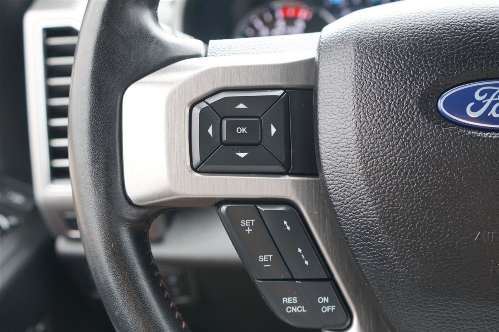Certified 2020 Ford F250 Platinum w/ FX4 Off-Road Package AWD/4WD image 16