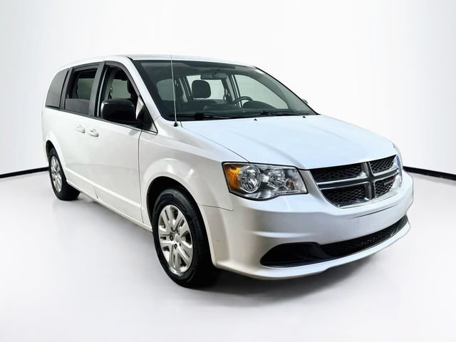 Used 2018 Dodge Grand Caravan SE FWD image 1