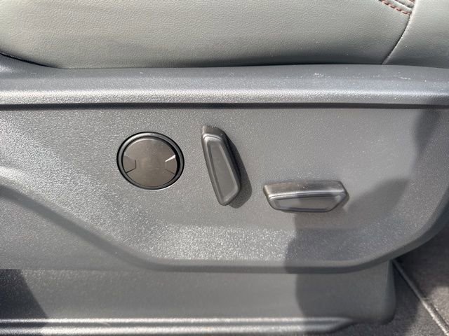 Certified 2025 Ford Expedition Active image 25