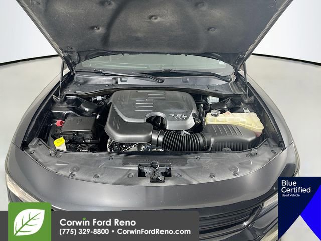Used 2018 Dodge Charger SXT w/ Blacktop Package RWD image 31