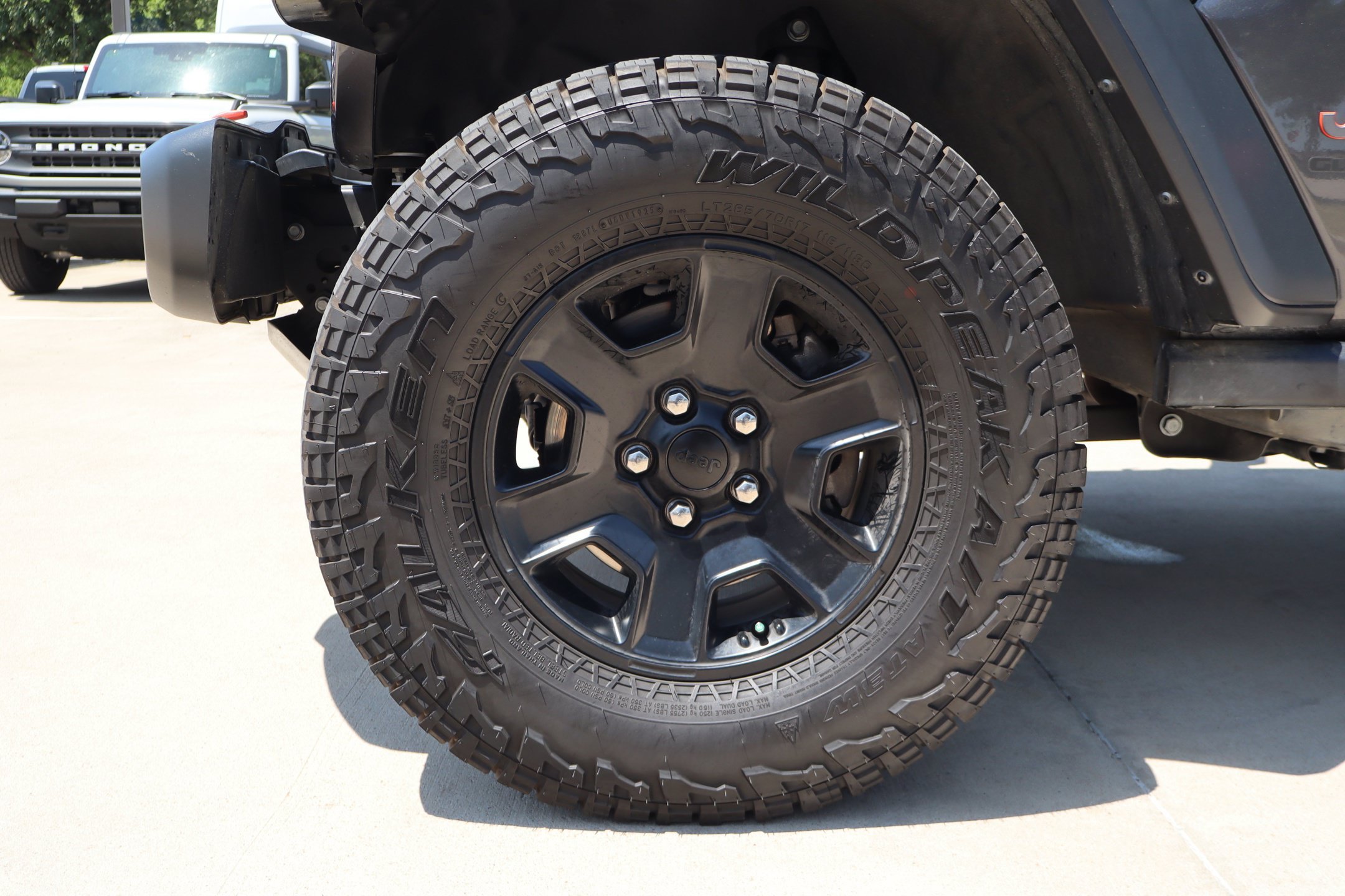 Used 2023 Jeep Gladiator Mojave w/ Trailer Tow Package AWD/4WD image 11